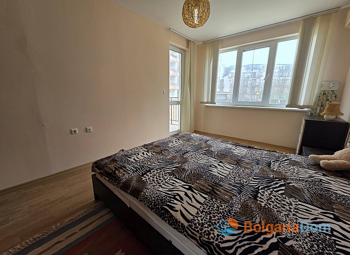 Apartment with a pool view on the first line. Photo 12