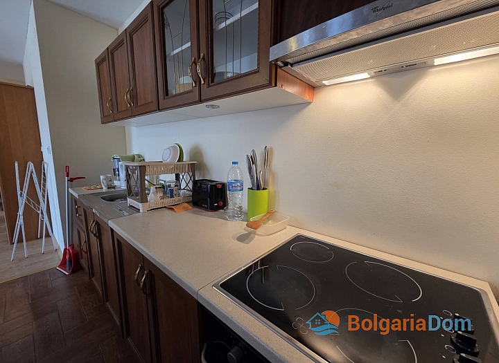 Apartment with a pool view on the first line. Photo 9