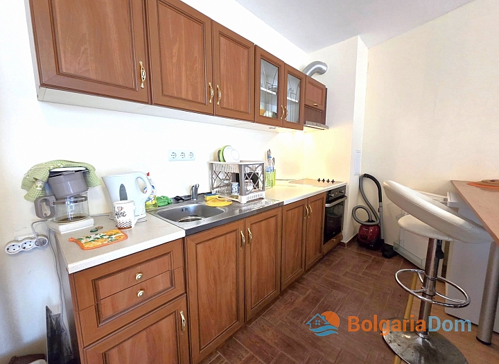 Apartment with a pool view on the first line. Photo 8