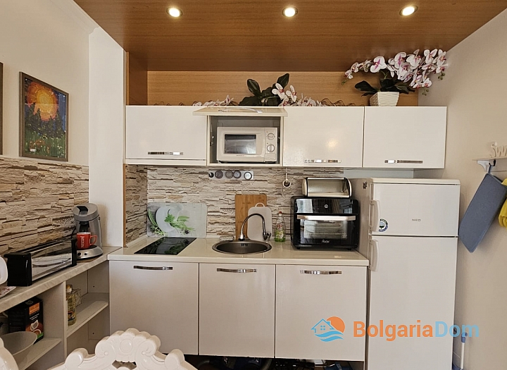 Dvoupokojový apartmán v luxusním komplexu na pobřeží. Foto 15