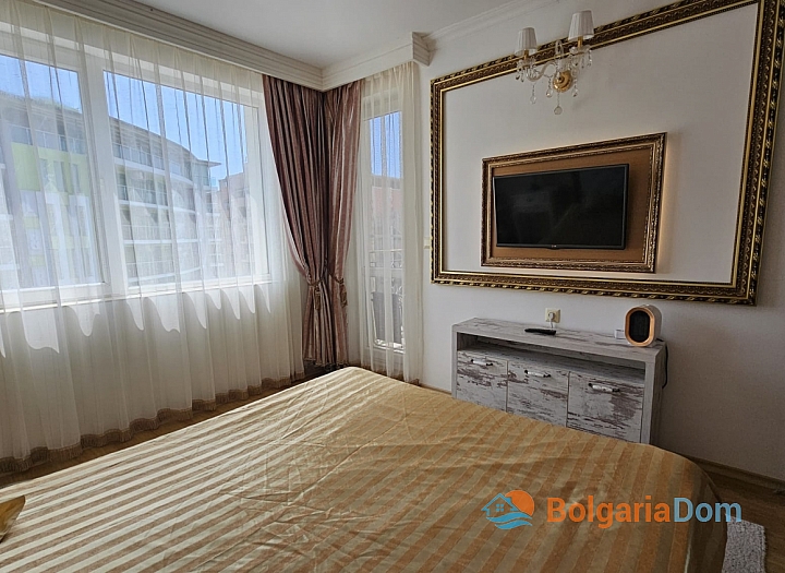 Dvoupokojový apartmán v luxusním komplexu na pobřeží. Foto 16