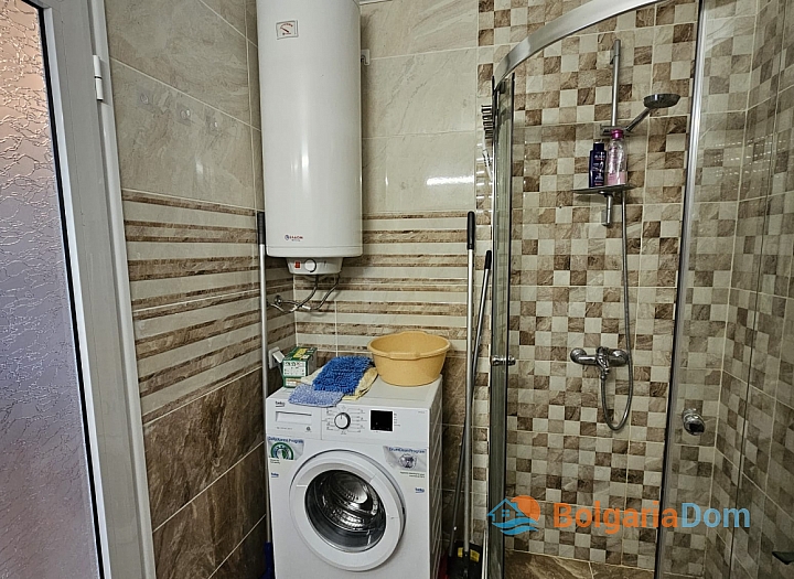 Dvoupokojový apartmán v luxusním komplexu na pobřeží. Foto 10