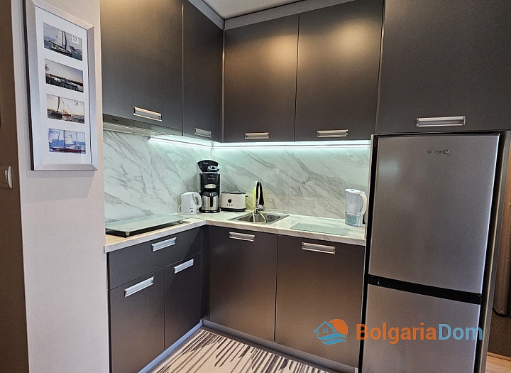 Spacious studio in a luxury complex on the first line. Photo 20