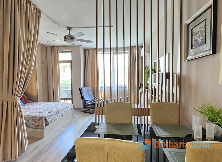 Spacious studio in a luxury complex on the first line. Photo 2