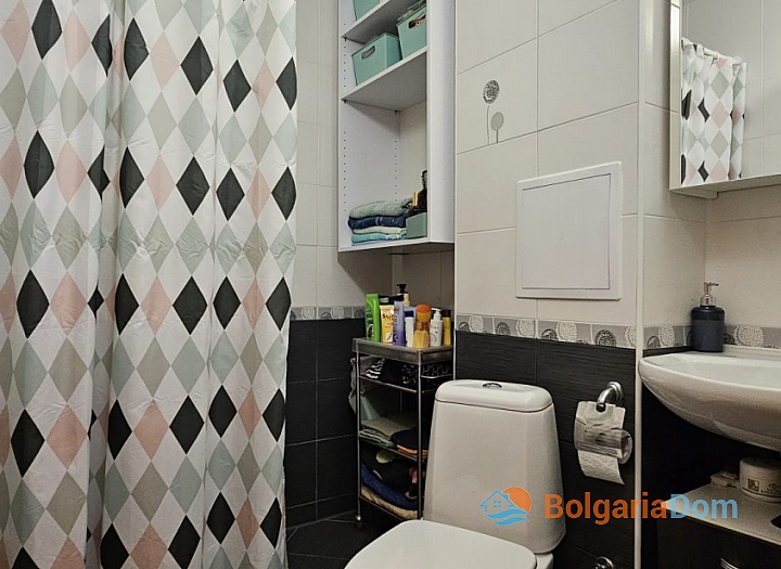 Spacious studio in a luxury complex on the first line. Photo 7