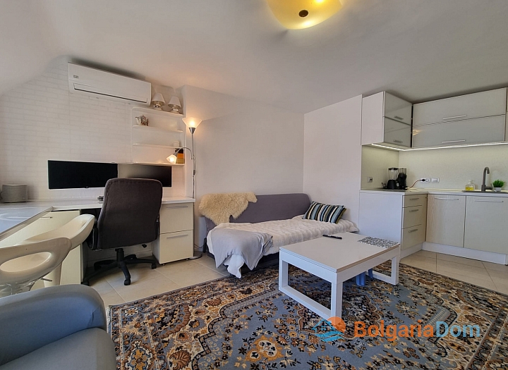 Two-room apartment in a complex without maintenance fee. Photo 2