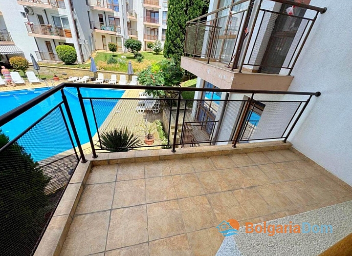 Apartament z widokiem na basen w centrum Sveti Vlas. Zdjęcie 3