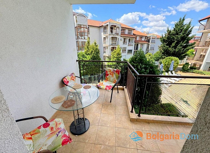 Apartament z widokiem na basen w centrum Sveti Vlas. Zdjęcie 8