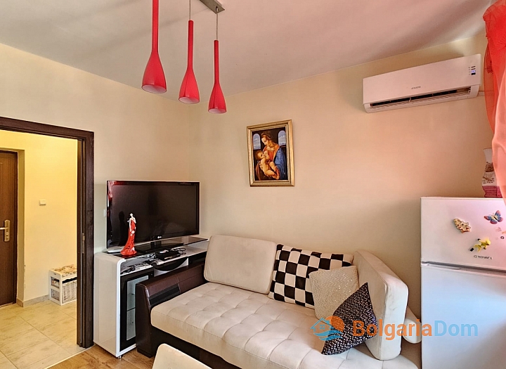 Three-room apartment 400 meters from the beach in Ravda. Photo 16