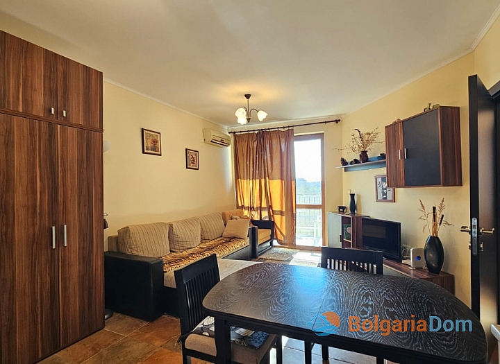 Dreizimmerwohnung in einem Familienkomplex 200 Meter vom Meer entfernt. Foto 4 Dreizimmerwohnung in einem Familienkomplex 200 Meter vom Meer entfernt. Foto 4