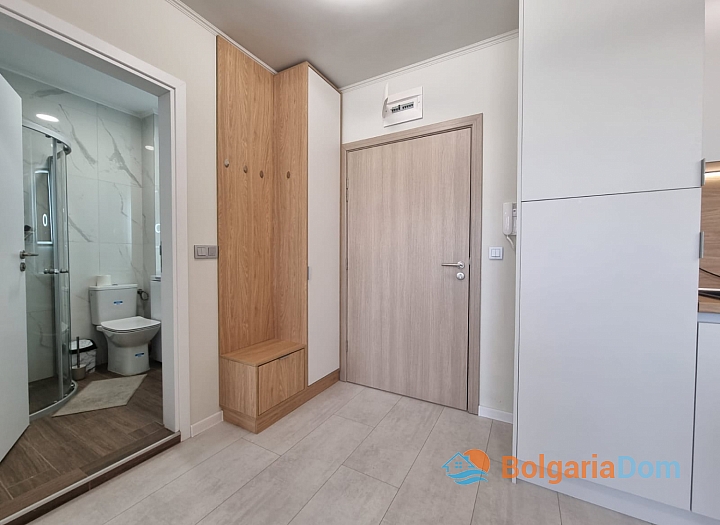 Zweizimmerwohnung, möbliert, in einem Komplex. Foto 2