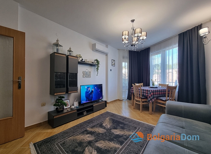 Zweizimmerwohnung mit Poolblick. Foto 6