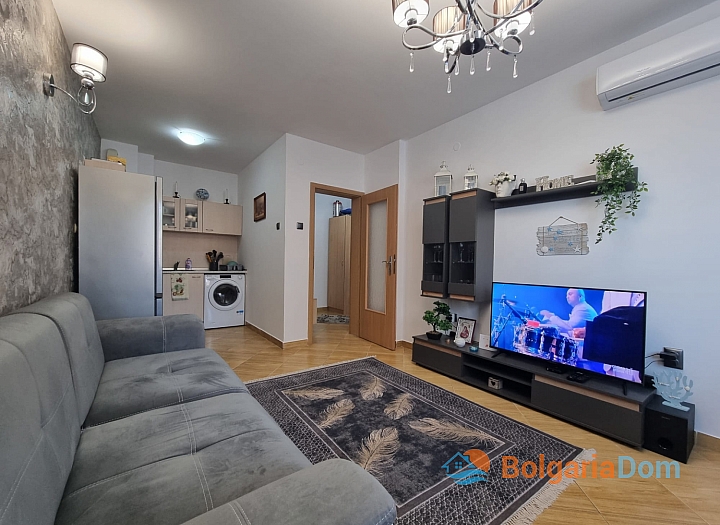 Zweizimmerwohnung mit Poolblick. Foto 7