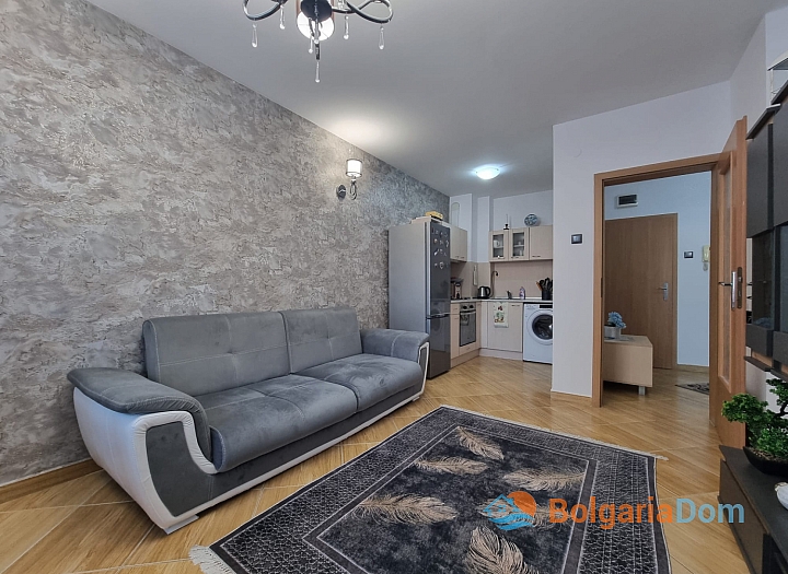 Zweizimmerwohnung mit Poolblick. Foto 8