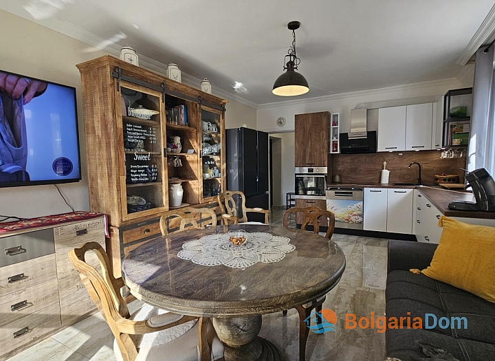 Eine große, schöne Dreizimmerwohnung in einer gemütlichen Familienanlage. Foto 3