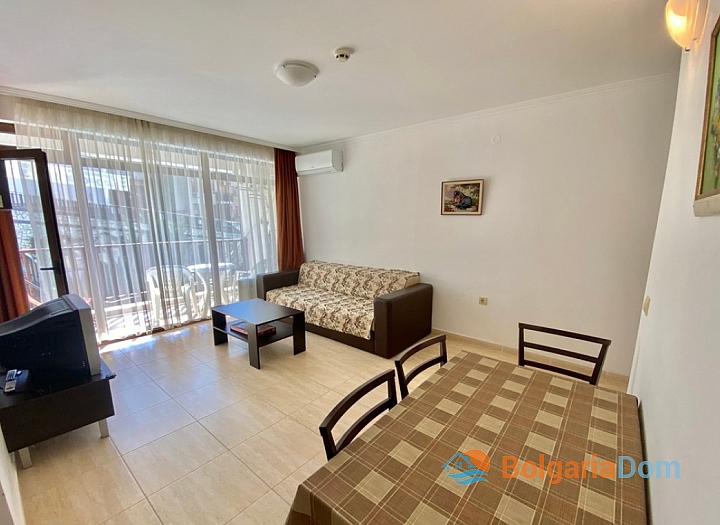 Apartment mit Poolblick in erster Reihe. Foto 10