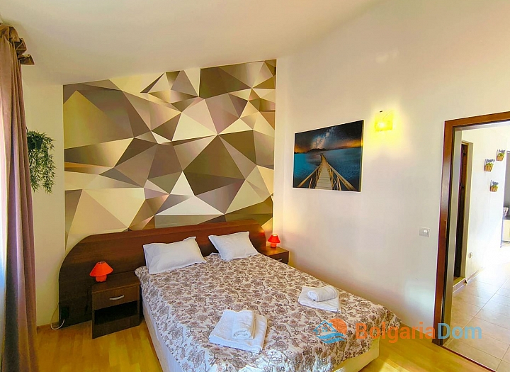 Dwupokojowe mieszkanie nad morzem w kompleksie Sveti Vlas Morski Far. Zdjęcie 8 Dwupokojowe mieszkanie nad morzem w kompleksie Sveti Vlas Morski Far. Zdjęcie 8