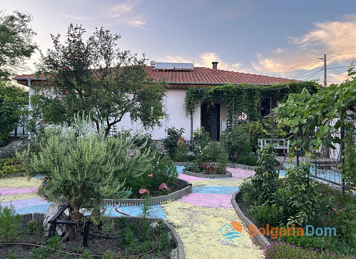 Отличный дом с тремя спальнями и красивым садом. Фото 1