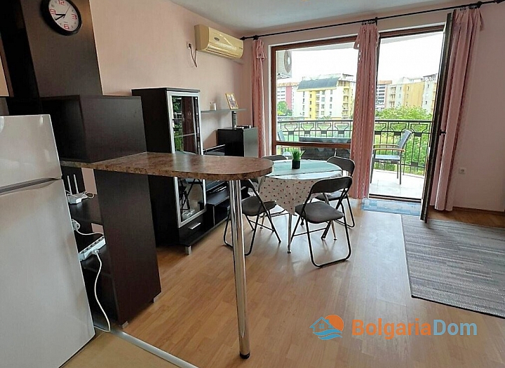 Excellent studio with a pool view in a good complex. Photo 5