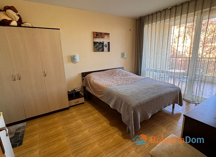 Apartament z widokiem na basen w dużym kompleksie. Zdjęcie 20