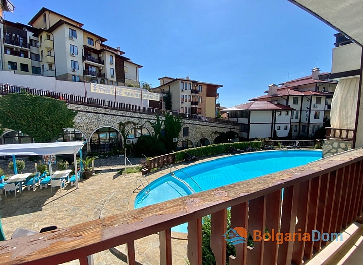 Apartment mit Poolblick in erster Reihe. Foto 2