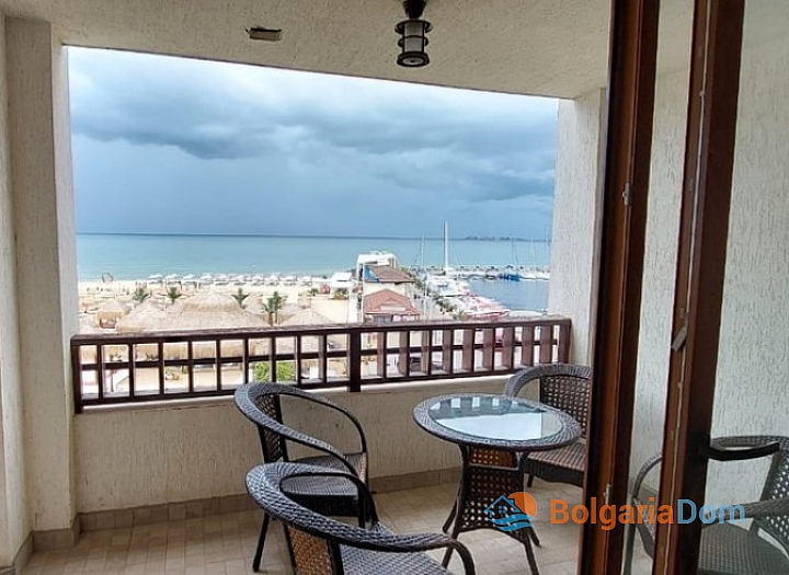 Квартира с панорамным видом на море на первой линии. Фото 4