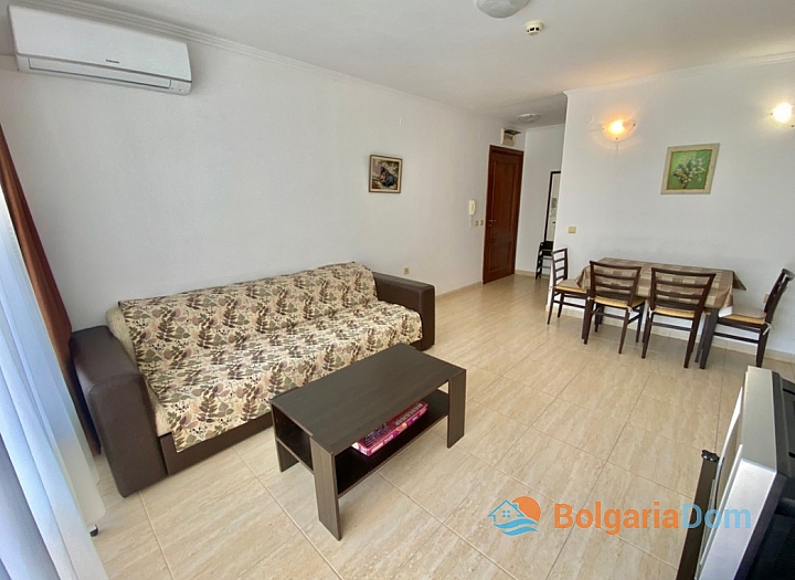 Apartment mit Poolblick in erster Reihe. Foto 13