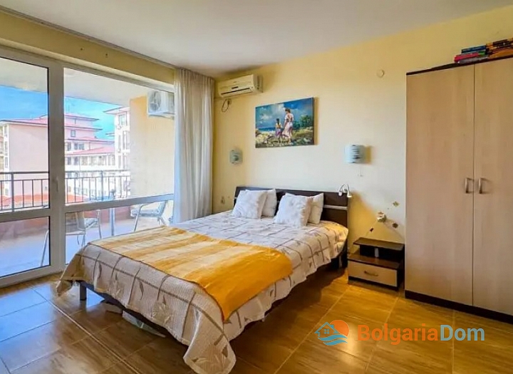 Apartament z widokiem na basen w dużym kompleksie. Zdjęcie 13