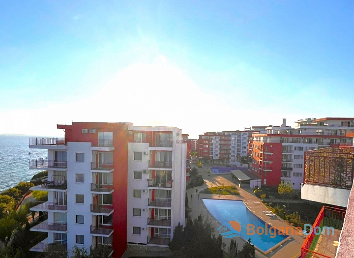 Apartment mit Panoramablick auf das Meer in der ersten Reihe. Foto 10