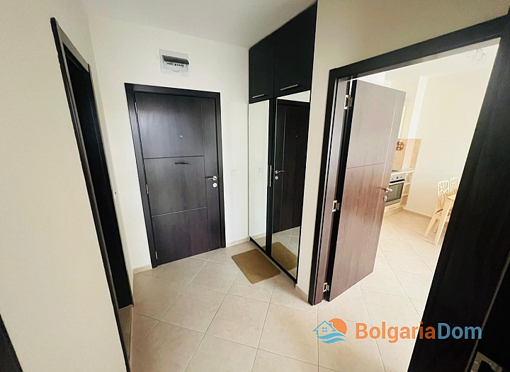 One bedroom apartment in a great complex. Photo 10