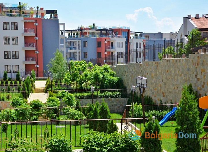 Apartament z trawnikiem w drugiej linii od morza. Zdjęcie 5
