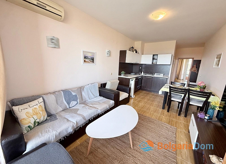 Spacious apartment with sea view in a large complex. Photo 13