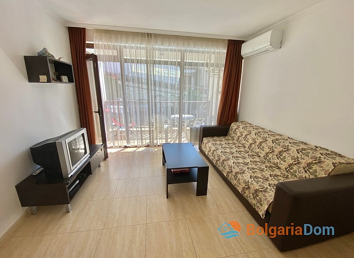 Apartment mit Poolblick in erster Reihe. Foto 14