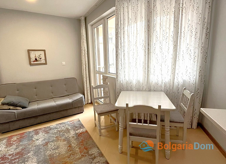 Квартира с видом на бассейн в тихом центре. Фото 9 Квартира с видом на бассейн в тихом центре. Фото 9