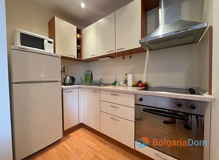 Dvoupokojový apartmán v luxusním komplexu s výhledem na bazén. Foto 4