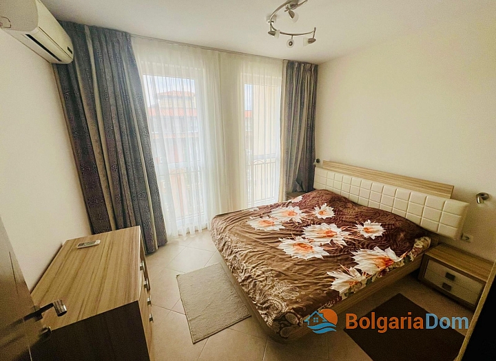 One bedroom apartment in a great complex. Photo 3