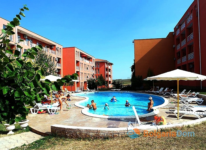 Jednopokojový apartmán ve velkém komplexu na pobřeží. Foto 1 Jednopokojový apartmán ve velkém komplexu na pobřeží. Foto 1