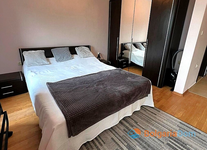 Excellent studio with a pool view in a good complex. Photo 10