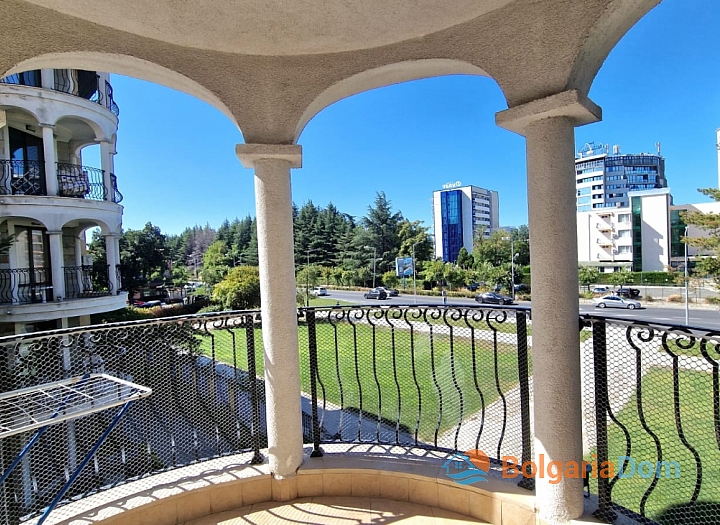 Spacious apartment in a large complex. Photo 10