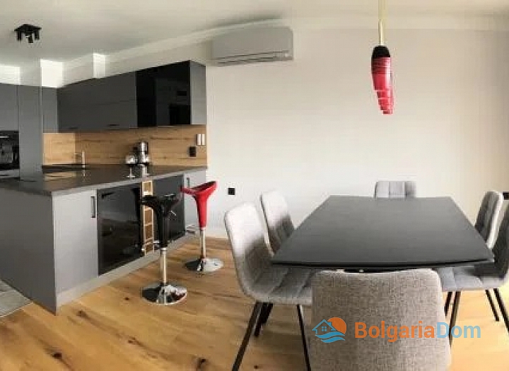 Doskonały apartament z widokiem na morze i nowoczesną renowacją!. Zdjęcie 16