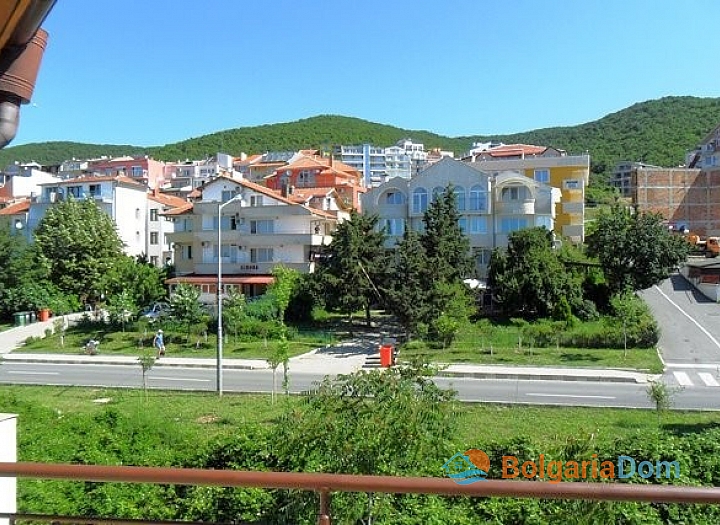 Vynikající apartmán s výhledem na moře a parkováním v centru Sveti Vlas. Foto 21