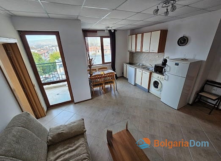 Nice three-room apartment in a complex with low maintenance fee. Photo 2 Nice three-room apartment in a complex with low maintenance fee. Photo 2