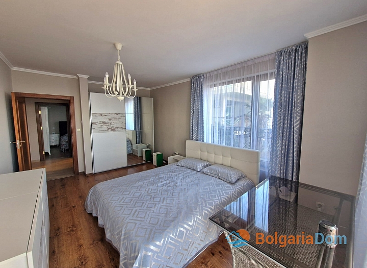 Beautiful panoramic apartment on the first line. Photo 17