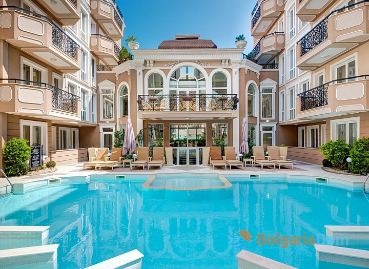 Großes Studio in einer wunderschönen Wellnessanlage. Foto 1