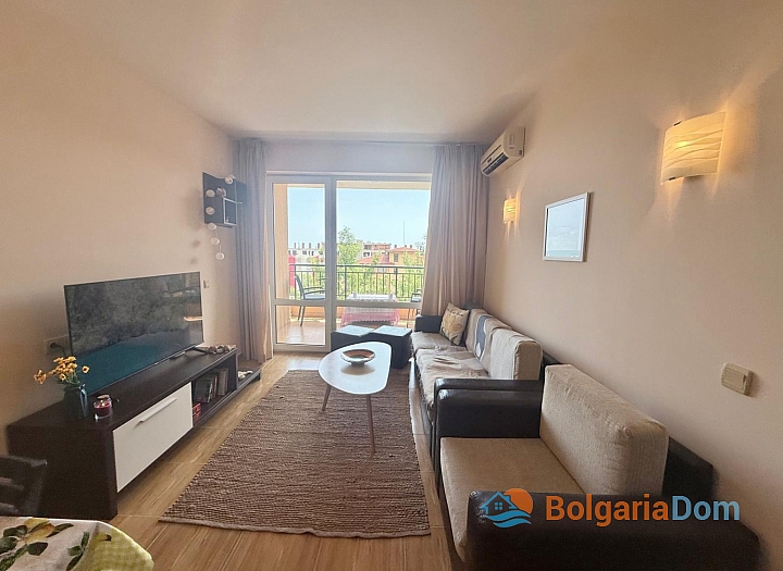 Spacious apartment with sea view in a large complex. Photo 2