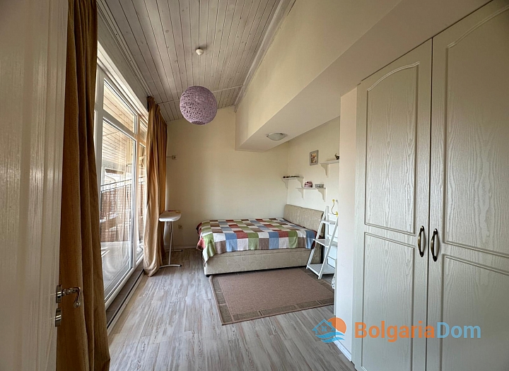 Spacious two-room apartment 400 meters from the sea. Photo 5