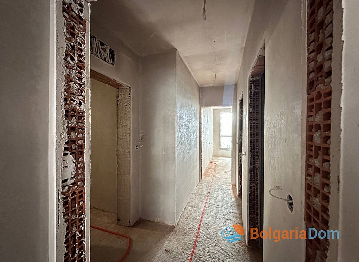 Two-room apartment in Burgas in a new building. Photo 11