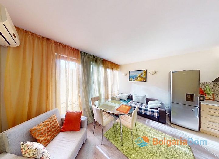 Großzügige Maisonette-Wohnung mit Poolblick. Foto 1 Großzügige Maisonette-Wohnung mit Poolblick. Foto 1