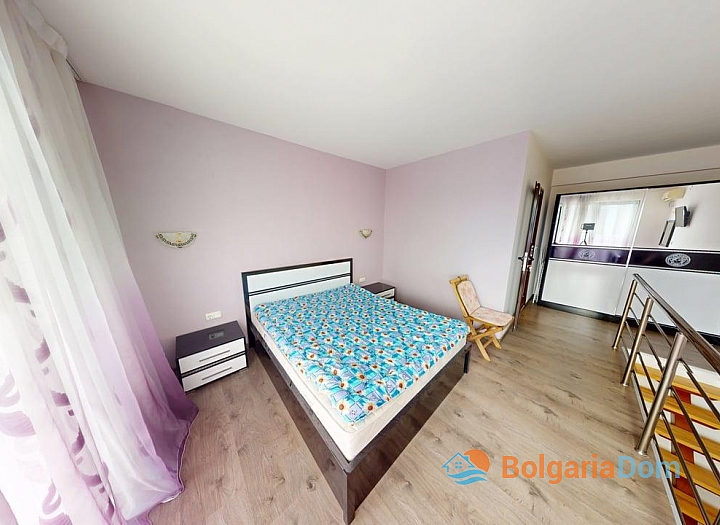 Großzügige Maisonette-Wohnung mit Poolblick. Foto 2 Großzügige Maisonette-Wohnung mit Poolblick. Foto 2