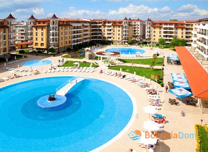 Zwei-Zimmer-Wohnung mit herrlichem Blick auf die Pools in einem Luxuskomplex. Foto 30